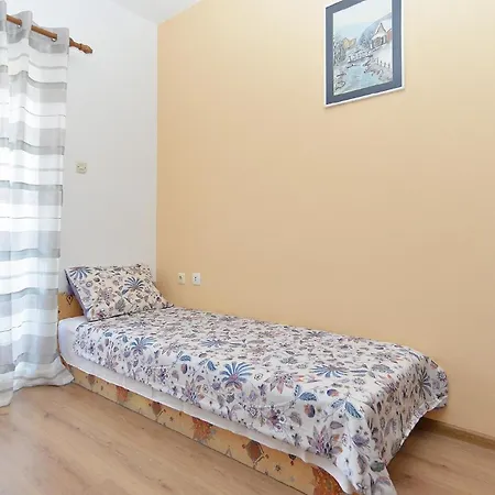 Apartment Fuer 2 Personen Ca 65 Qm In Cervar-porat, Istrien Istrische Riviera *